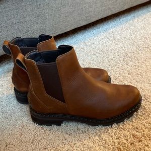 Sorel Lennox Chelsea Boot — Size 8